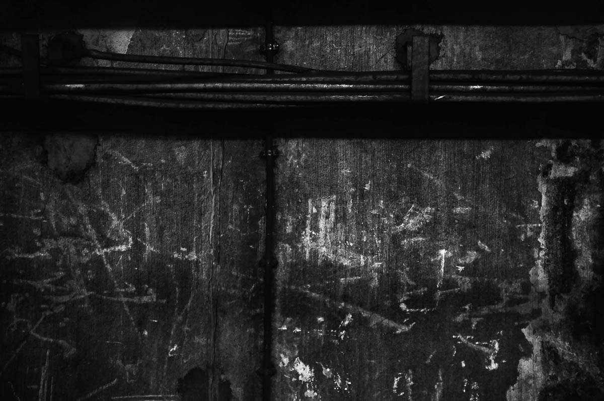 The walls of a tunnel in the Paris metro, from the series Going Underground by Emmanuel Pineau