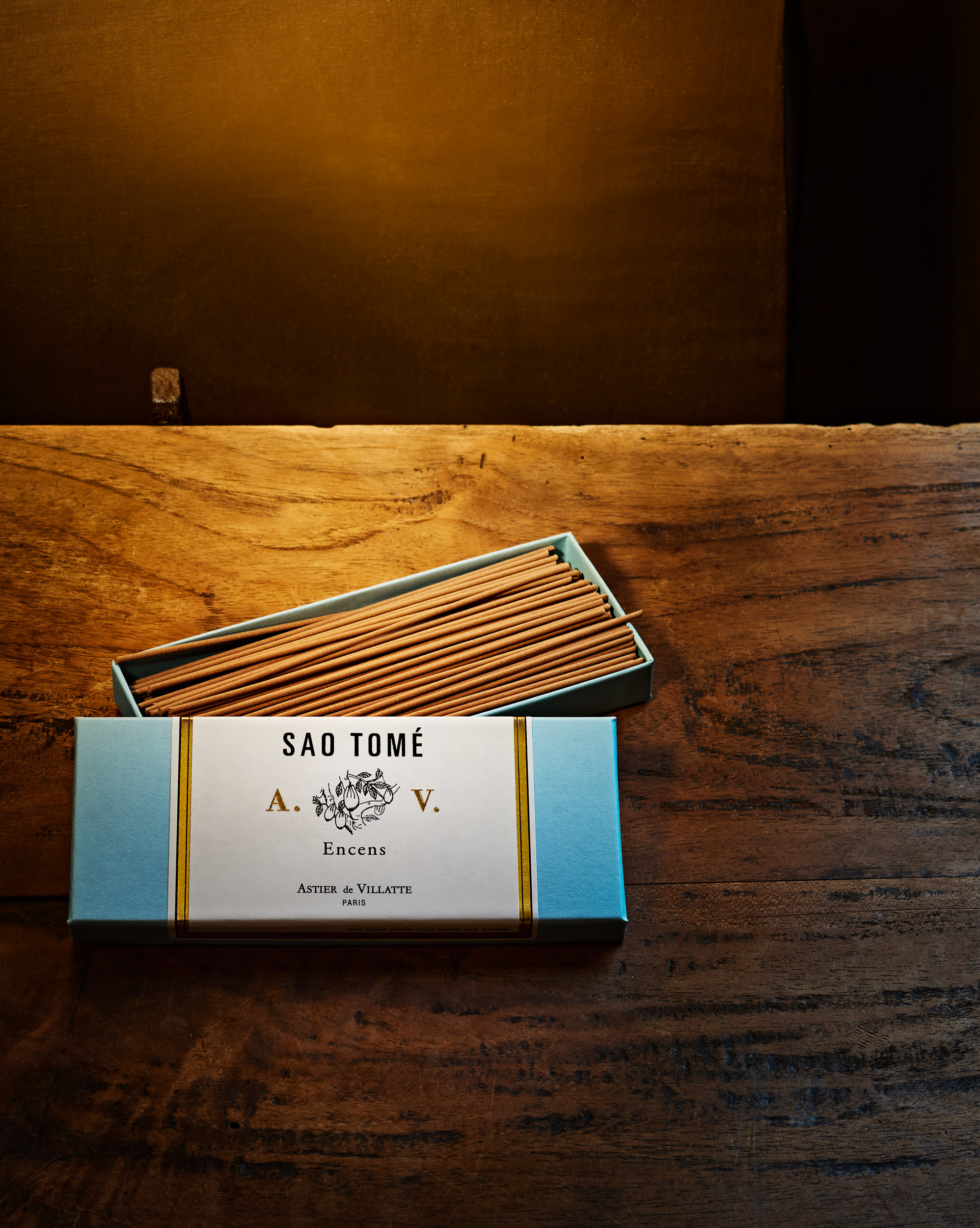 Sao Tomé incense by Astier de Villatte, still life photography by Emmanuel Pineau