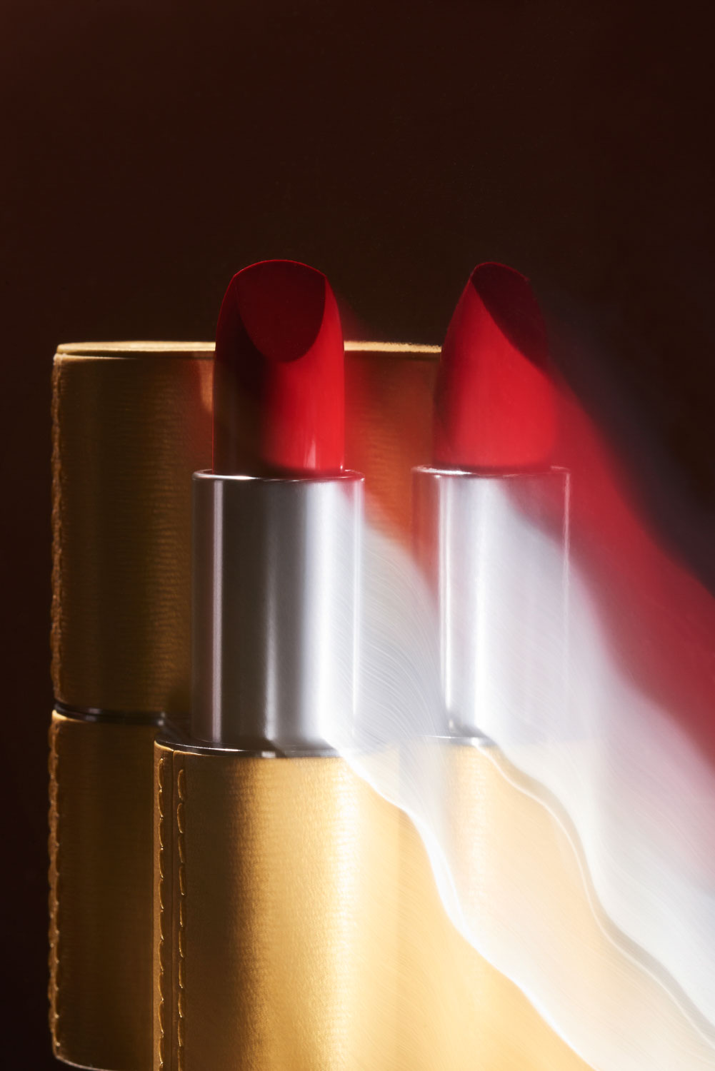 La Bouche Rouge - Antic Gold, still life photography by Emmanuel Pineau