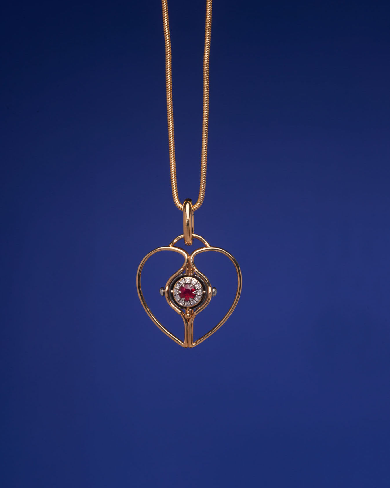Elie Top jewelry, still life photography by Emmanuel Pineau