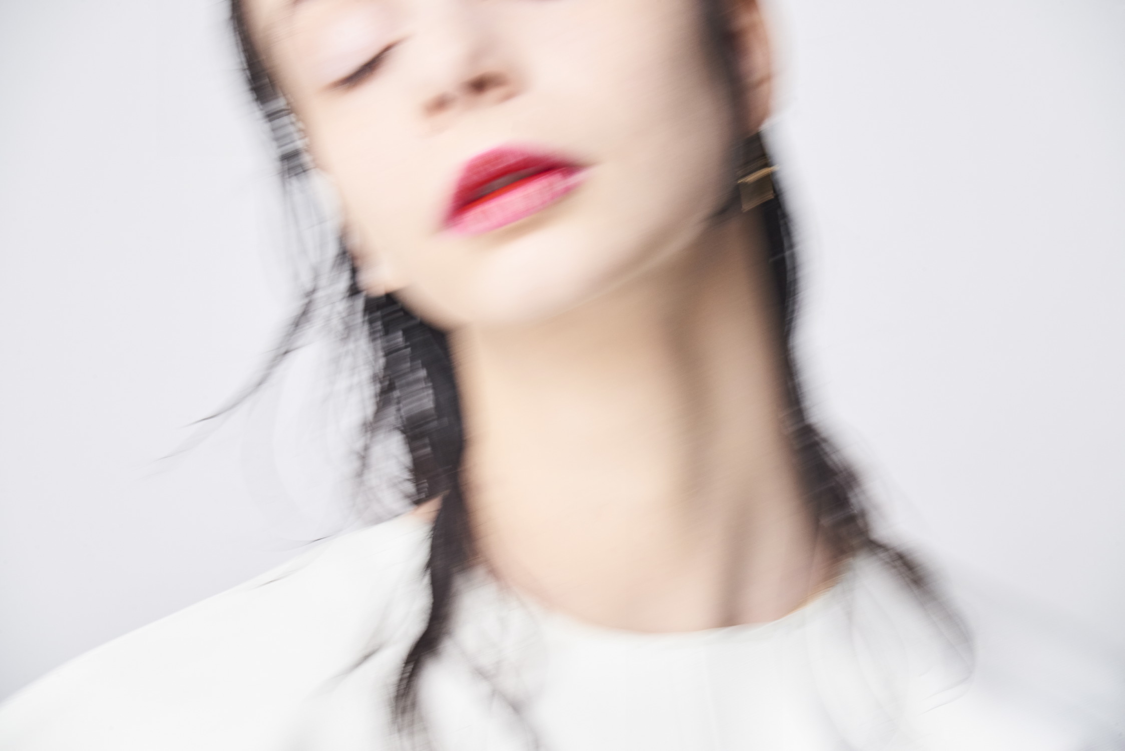Girls and Roses, beauty story for Vogue.it by Sophie Delaporte